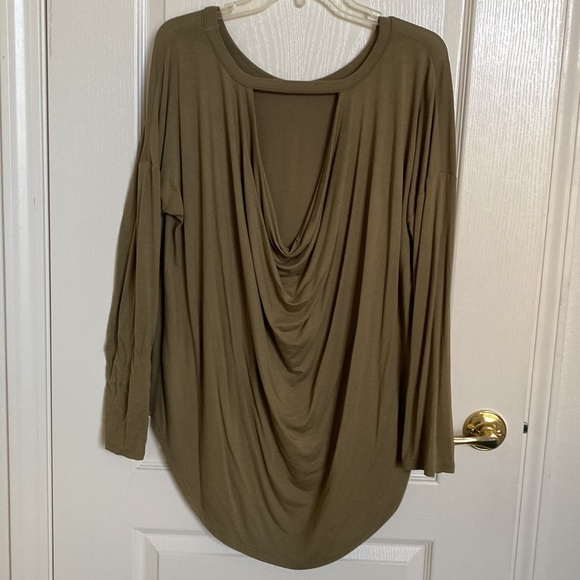 BEAUTIFUL NEW BOUTIQUE SHIRT! 🥳HP🥳 7/3 - Picture 7 of 7